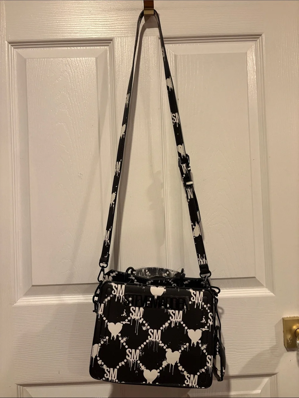 BNWT STEVE MADDEN Bevelyn Satchel Halloween Bleeding Hearts Black & White Bag